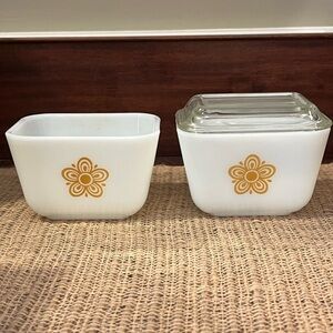 Vintage Pyrex Butterfly Gold Refrigerator Dishes, one without lid.